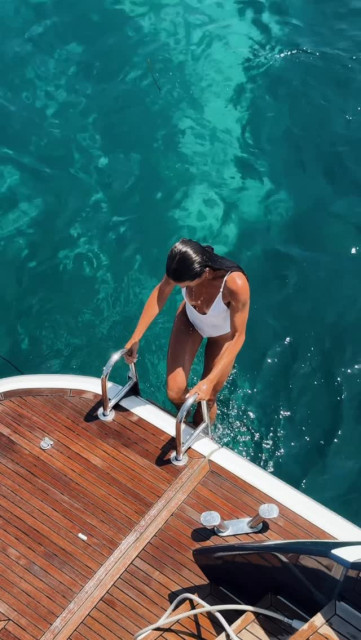 Helen Owen instagram post 786674