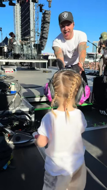 Josephine Skriver instagram post 790444