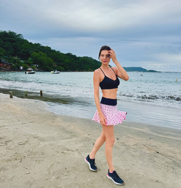 Julia Pereira instagram post 778806