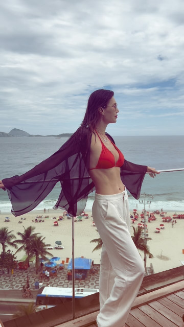 Julia Pereira instagram post 779486
