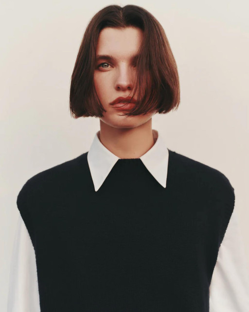 Julia Van Os instagram post 770437