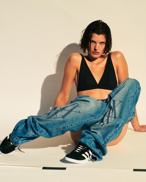 Julia Van Os instagram post 773452