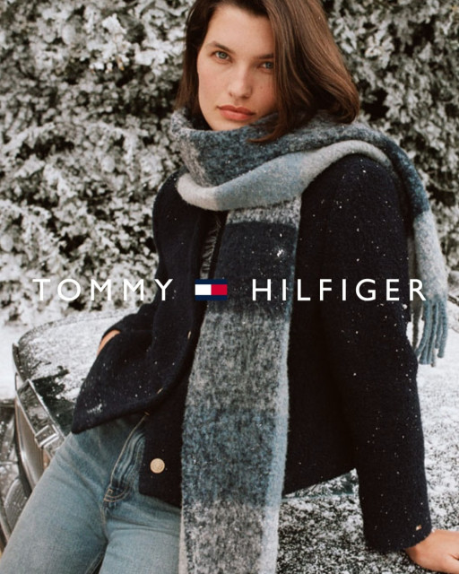 Julia Van Os instagram post 778747