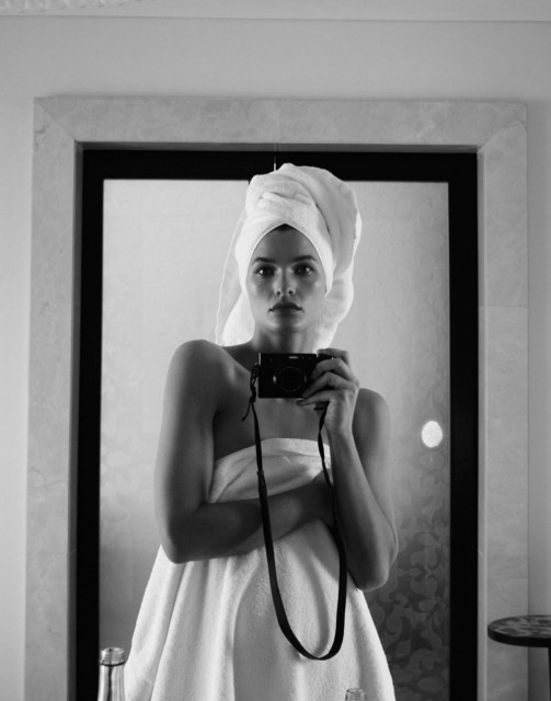 Julia Van Os instagram post 787207