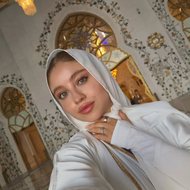 Karol Sevilla instagram post 790070