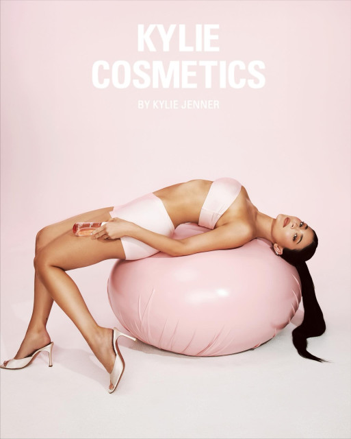 Kylie Jenner instagram post 789122