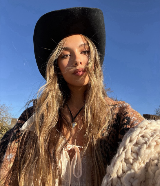 Lindsay Rienstra instagram post 778056