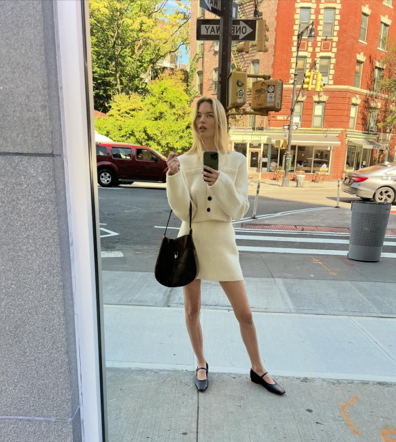 Martha Hunt instagram post 772159