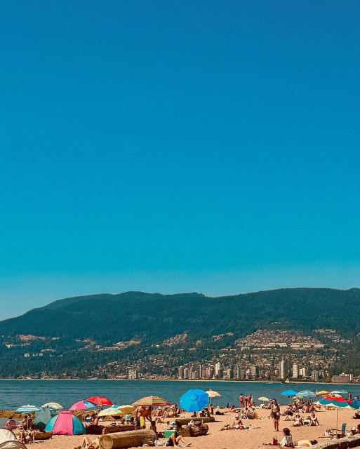 Melissa Roxburgh instagram post 770244