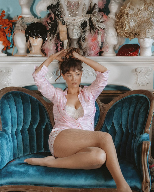 Milana Vayntrub instagram post 781029