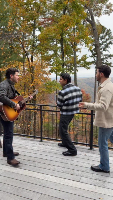 Nick Jonas instagram post 790614