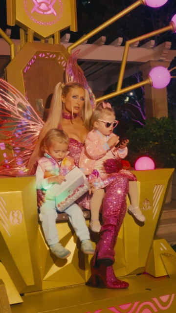 Paris Hilton instagram post 789342