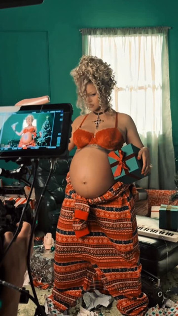 Rihanna instagram post 791222