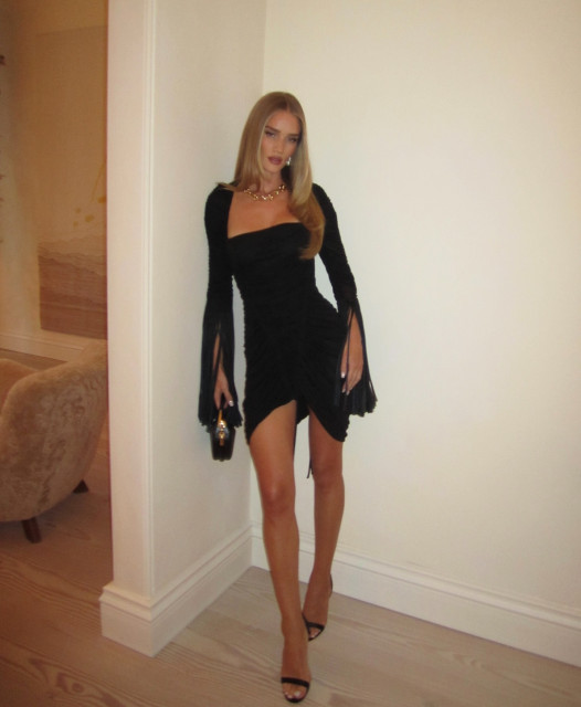 Rosie Huntington-Whitely instagram post 790590