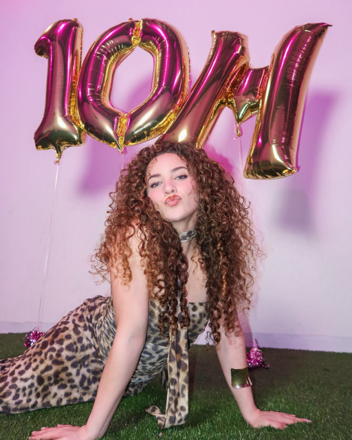 Sofie Dossi instagram post 779675
