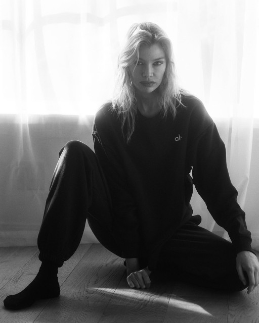 Stella Maxwell instagram post 778116