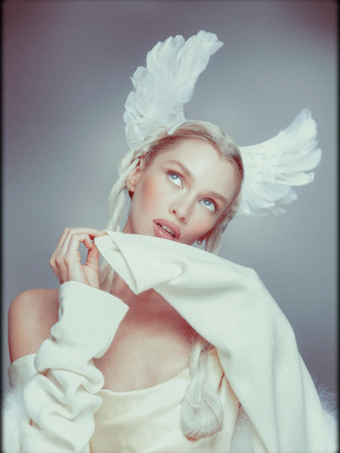 Stella Maxwell instagram post 790500