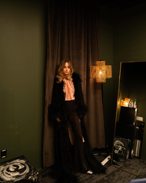 Suki Waterhouse instagram post 772608