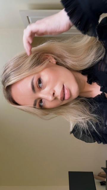 Tanya Burr instagram post 774859