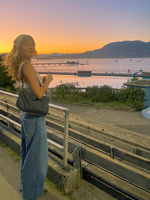 Taylor Hickson instagram post 788096
