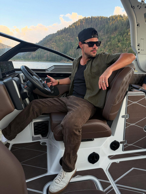 Taylor Lautner instagram post 788426