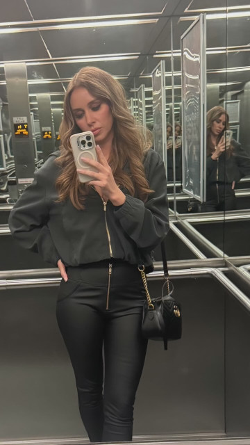 Una Healy instagram post 782215