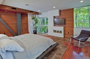 Джастин Бибер покупает особняк для Селены Гомес