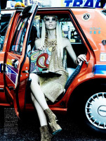 Бразильская модель Алина Вебер в японском Vogue