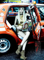 Бразильская модель Алина Вебер в японском Vogue