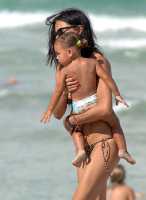 Адриана Лима снова беременна