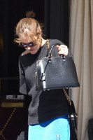 Наталья Водянова гуляет по Парижу со своим бойфрендом