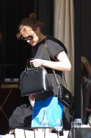 Наталья Водянова гуляет по Парижу со своим бойфрендом