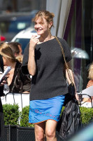 Наталья Водянова гуляет по Парижу со своим бойфрендом