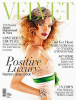 Наталья Водянова украсила обложку журнала Velvet