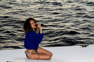 Рианна неплохо развлекается на Гавайях