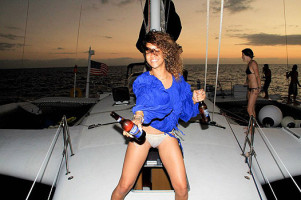 Рианна неплохо развлекается на Гавайях