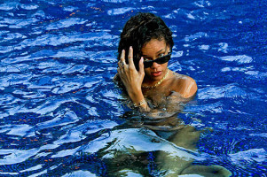 Рианна неплохо развлекается на Гавайях