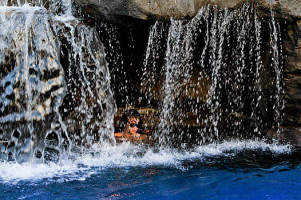 Рианна неплохо развлекается на Гавайях