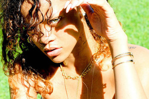 Рианна неплохо развлекается на Гавайях