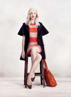 MAX&amp;Co рекламирует Патриция ван дер Влайет