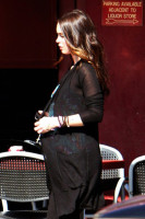 Меган Фокс скрывает свою беременность