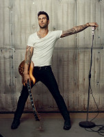 Адам Ливайн специально для Details Magazine