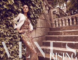 Джессика Стэм в роли греческой богини