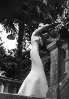 Джессика Стэм в роли греческой богини