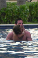 Один из самых высокооплачиваемых футболистов мира Лионель Месси решил отдохнуть на обычном пляже вме