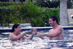 Один из самых высокооплачиваемых футболистов мира Лионель Месси решил отдохнуть на обычном пляже вме