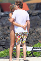 Леонардо ДиКаприо, Эрин Хизертон и Тоби Магуайр отдыхают на Гавайах