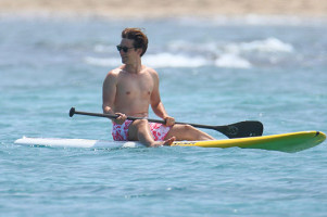 Леонардо ДиКаприо, Эрин Хизертон и Тоби Магуайр отдыхают на Гавайах