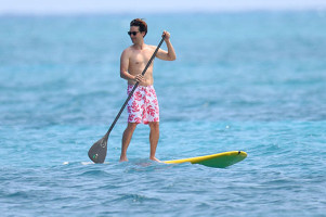 Леонардо ДиКаприо, Эрин Хизертон и Тоби Магуайр отдыхают на Гавайах