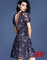 Джессика Стэм в рекламе H&amp;M 
